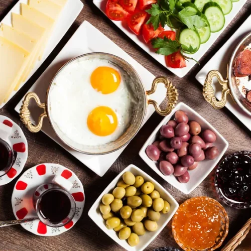 Breakfast Offer ( Sunup Eggs - Atum - Fresh Fruits - Black Honey with Tahini - Bread )